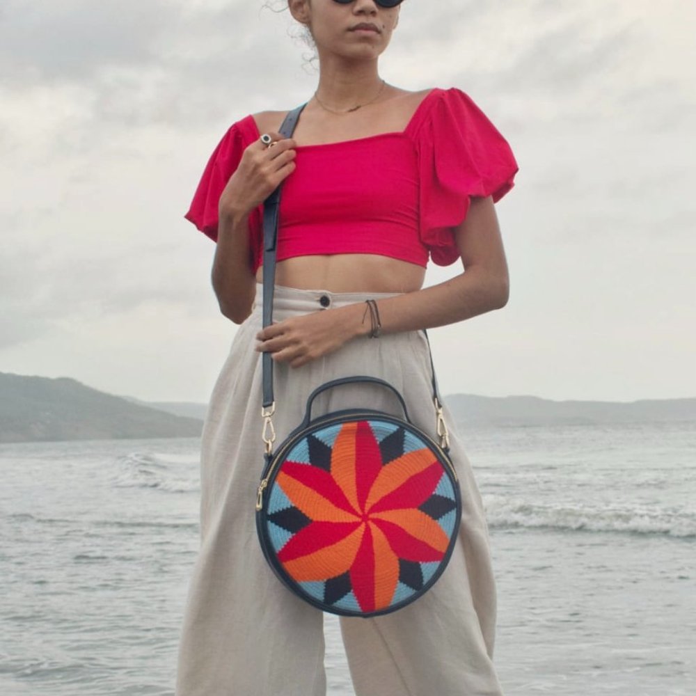 Round leather wayuu bag